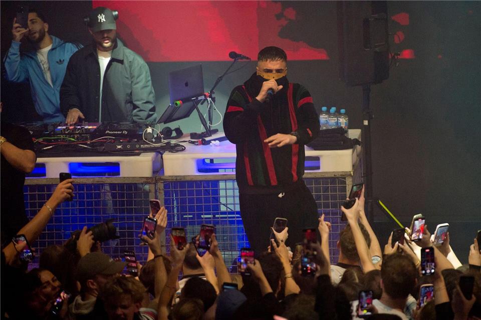 In Osnabrück gab Haftbefehl das erste Konzert seit Erscheinen seiner Doku.Philipp Hülsmann/dpa