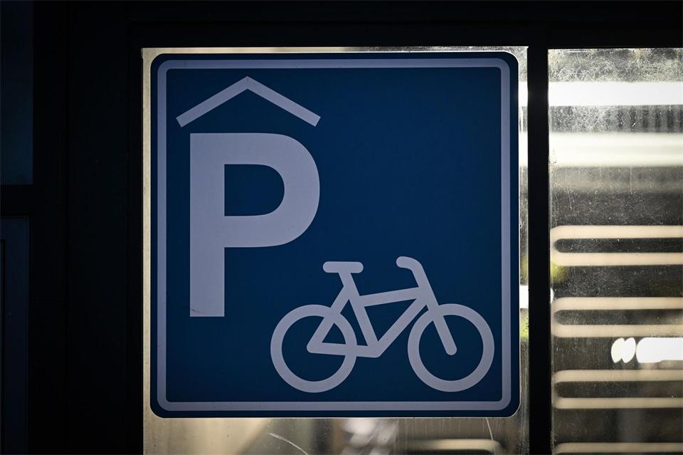 In Osnabrück wird ein Fahrradrennen in einem Parkhaus organisiert. (Symbolbild) Soeren Stache/dpa