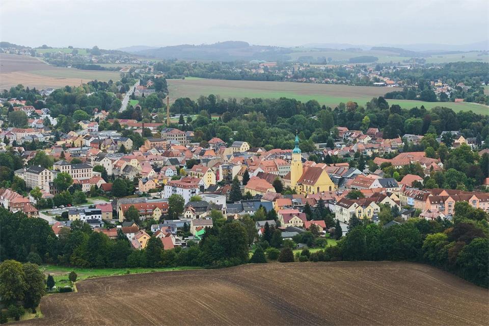 In Pulsnitz gibt es neun Pfefferküchlereien, darunter acht Handwerksbetriebe und eine Fabrik.Robert Michael/dpa