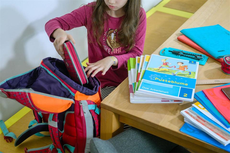 In Rheinland-Pfalz gibt es knapp 1.000 Grundschulen. (Archivbild)Hendrik Schmidt/dpa
