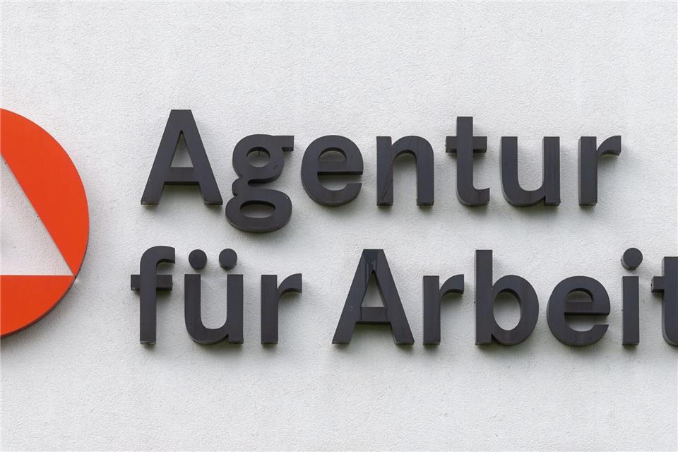 Arbeitslosigkeit in Rheinland-Pfalz geht leicht zurück In Rheinland-Pfalz ist die Arbeitslositkeit im Oktober erneut leicht zurückgegangen.Hendrik Schmidt/dpa-Zentralbild/dpa