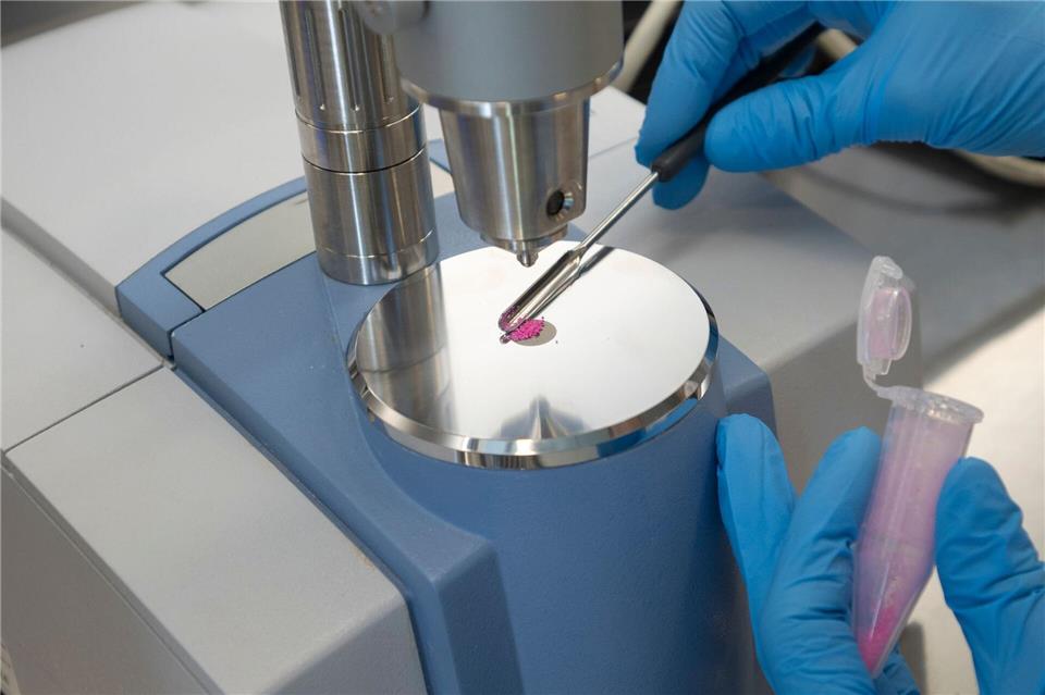 In Rostock gibt es jetzt eine feste Anlaufstelle mit regelmäßigen Terminen für Drug-Checking. (Archivbild)Philip Dulian/dpa