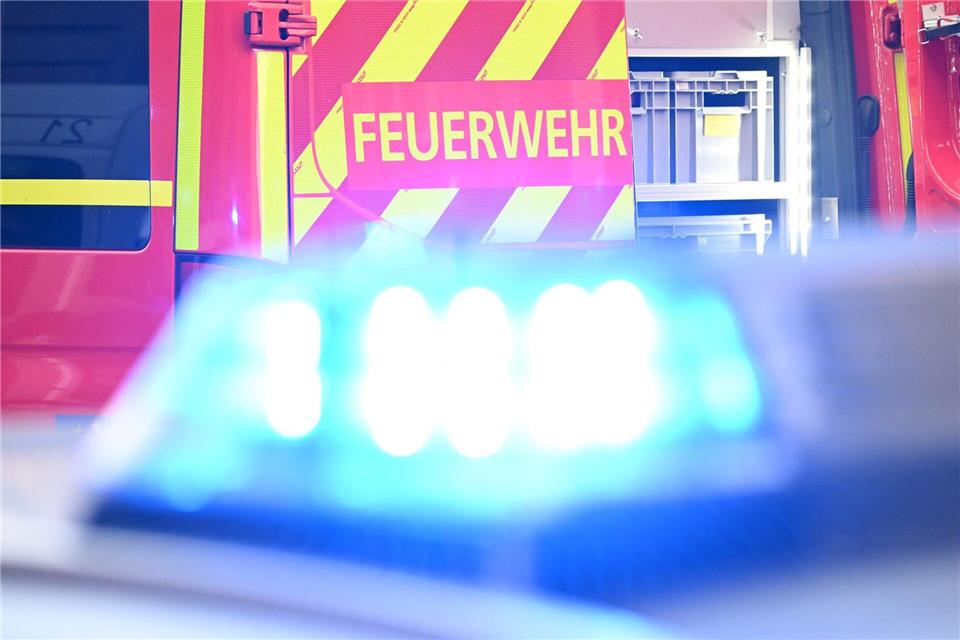 In Saalfeld rückte die Feuerwehr zu einem Gefahrguteinsatz aus. (Symbolbild)Bernd Weißbrod/dpa