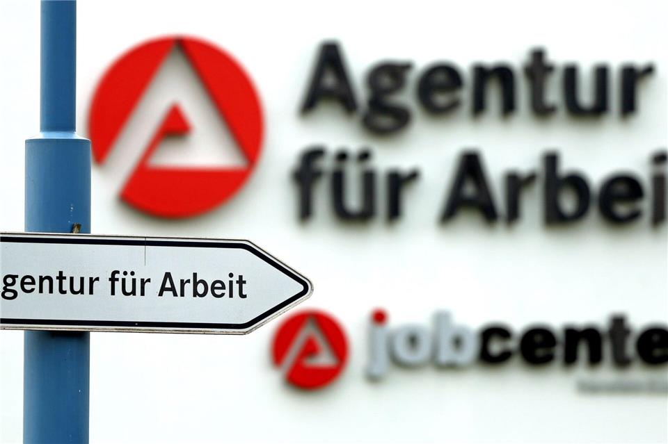 In Sachsen-Anhalt haben immer mehr Schutzsuchende eine Arbeit. (Symbolbild)Jan Woitas/dpa