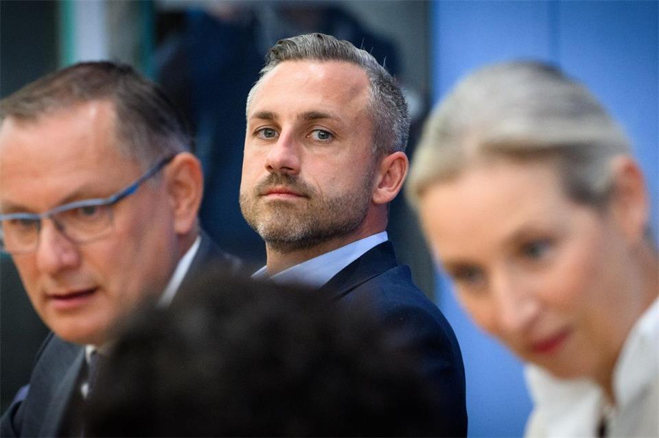 In Sachsen-Anhalt hat die AfD am 6. September mit 43,8 Prozent ihr bislang bestes Zweitstimmenergebnis bei einer Landtagswahl erzielt. (Archivbild)Bernd von Jutrczenka/dpa