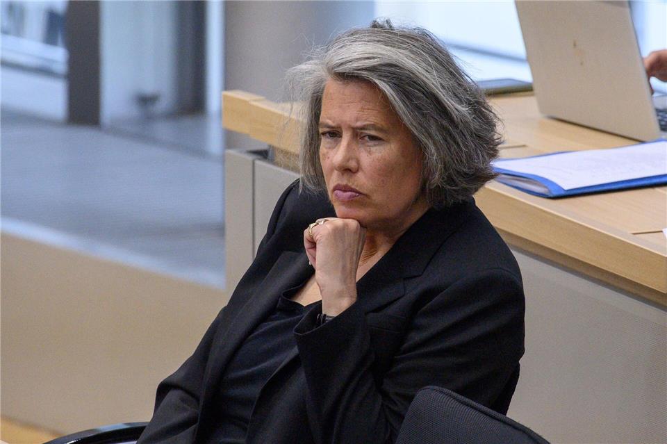 In Sachsen-Anhalt soll die Ausbildung von Feuerwehrleuten verbessert werden, sagt Innenministerin Tamara Zieschang (CDU).Klaus-Dietmar Gabbert/dpa