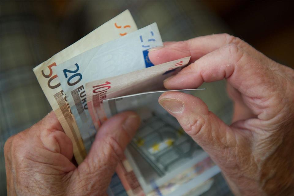 In Sachsen-Anhalt steigt die Zahl der Pensionierten weiter an. (Symbolbild)picture alliance/dpa