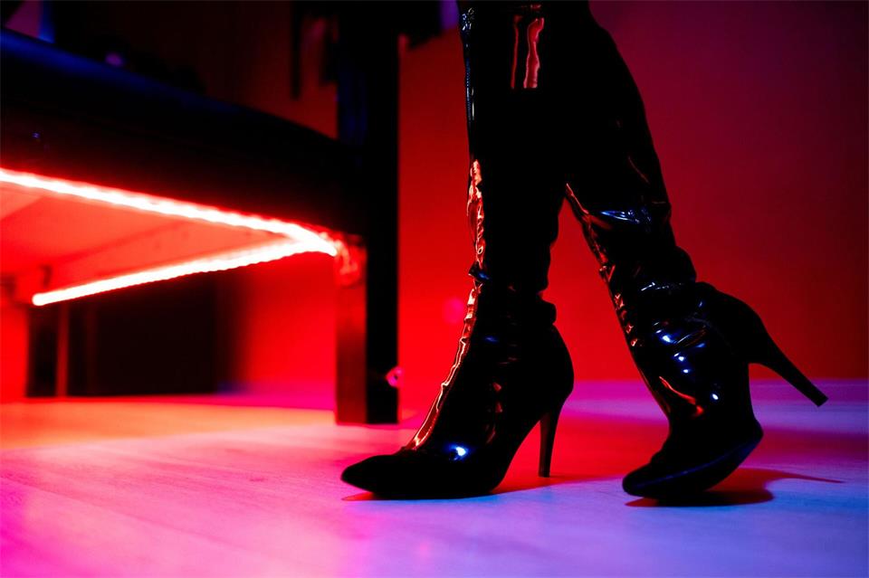 In Sachsen-Anhalt waren Ende 2025 insgesamt 324 Prostituierte offiziell angemeldet. (Symbolbild) Hauke-Christian Dittrich/dpa