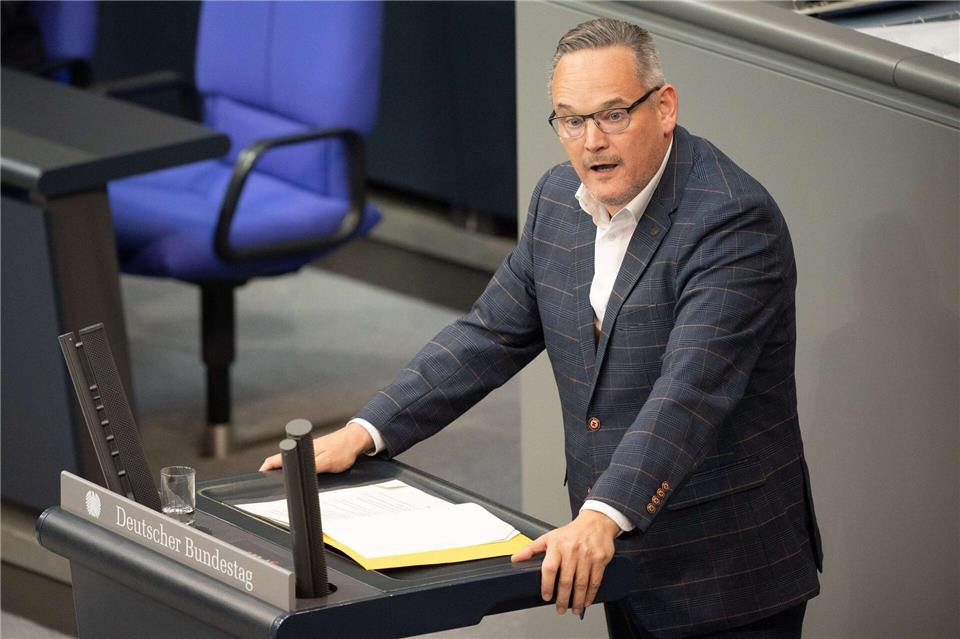 In Sachsen-Anhalt werden immer mehr Fälle bekannt, in denen Familienangehörige von AfD-Politikern bei anderen Abgeordneten beschäftigt worden sind. Betroffen ist auch AfD-Landeschef Martin Reichardt. (Archivbild)Alicia Windzio/dpa