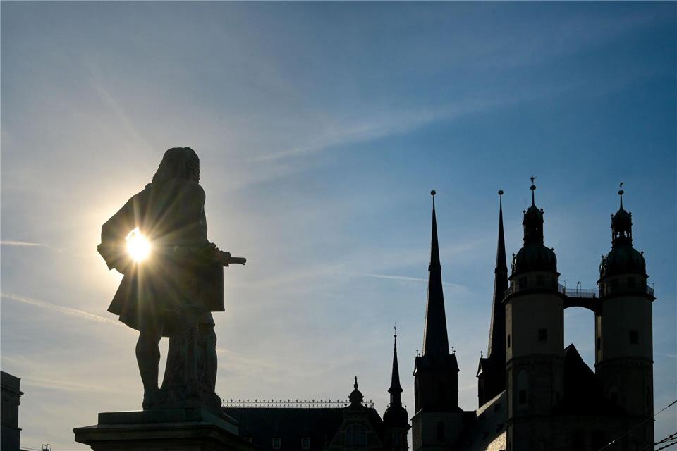 In Sachsen-Anhalt, wie hier in Halle, wird es am Samstag besonders sonnig (Symbolbild).Heiko Rebsch/dpa