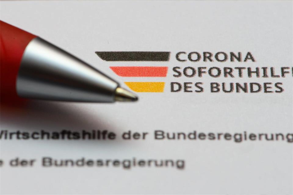 In Sachsen erhielten 2020 rund 84.000 Kleinstunternehmen und Selbständige Corona-Soforthilfen.Robert Michael/dpa-Zentralbild/dpa