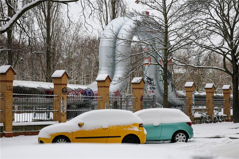 In Sachsen werden bis zu drei Zentimeter Neuschnee erwartet. (Symbolbild)Jan Woitas/dpa