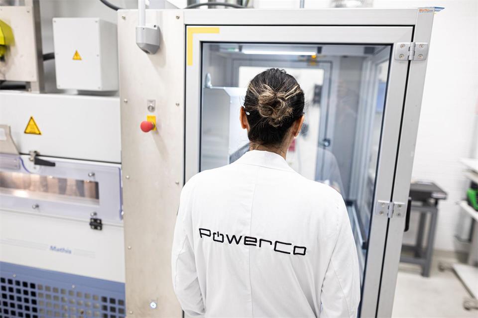 In Salzgitter produziert VW bereits Batteriezellen für E-Autos. (Archivbild)Moritz Frankenberg/dpa