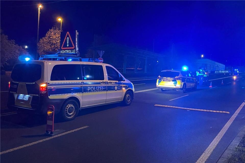 In Schirnding an der Grenze zu Tschechien gibt es seit Oktober 2023 stationäre Kontrollen. (Archivbild)Fricke/NEWS5/dpa