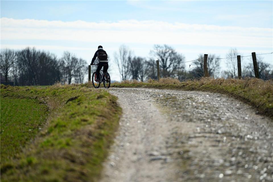 In Schleswig-Holstein und Hamburg zeigt sich das Wetter dieser Tage wechselhaft. (Archivbild)Jonas Walzberg/dpa