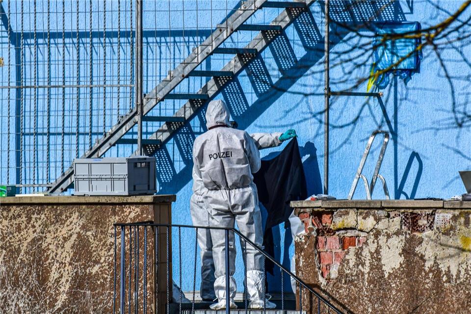 In Schrozberg soll ein Mann seine Frau erschossen haben.Fabian Koss/onw-images/dpa