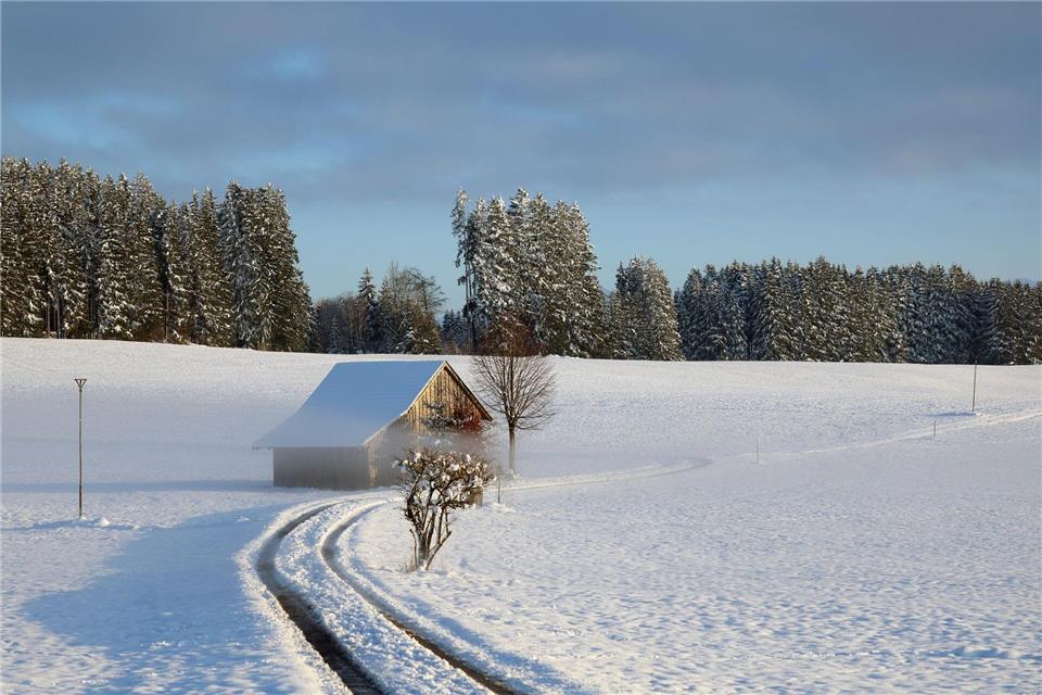 In Schwaben und Franken soll es zwischendurch auflockern. (Symbolbild)Karl-Josef Hildenbrand/dpa
