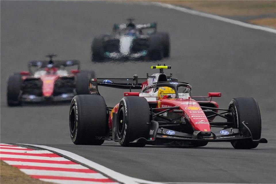 In Shanghai feierte Lewis Hamilton sein erstes Podium mit Ferrari.Vincent Thian/AP/dpa