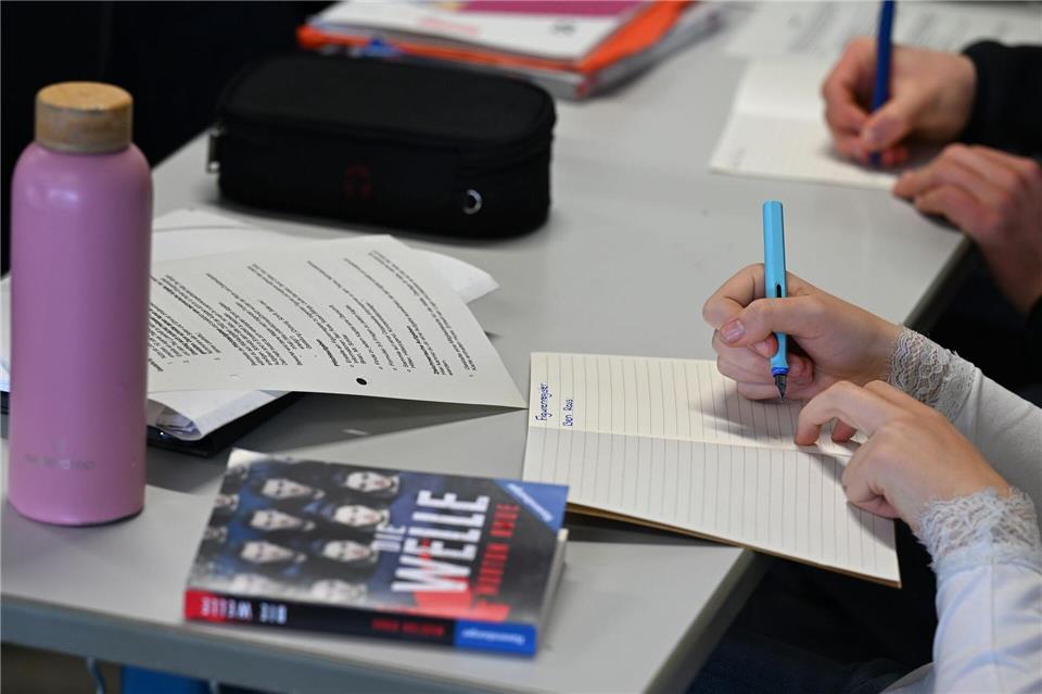 In Studien schnitten die Schülerinnen und Schüler bundesweit zuletzt schlechter ab. (Symbolbild)Michael Brandt/dpa