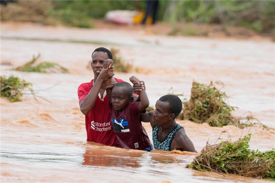 In Teilen Afrikas führt El Nino zu Überschwemmungen (Archivbild)Brian Inganga/AP/dpa