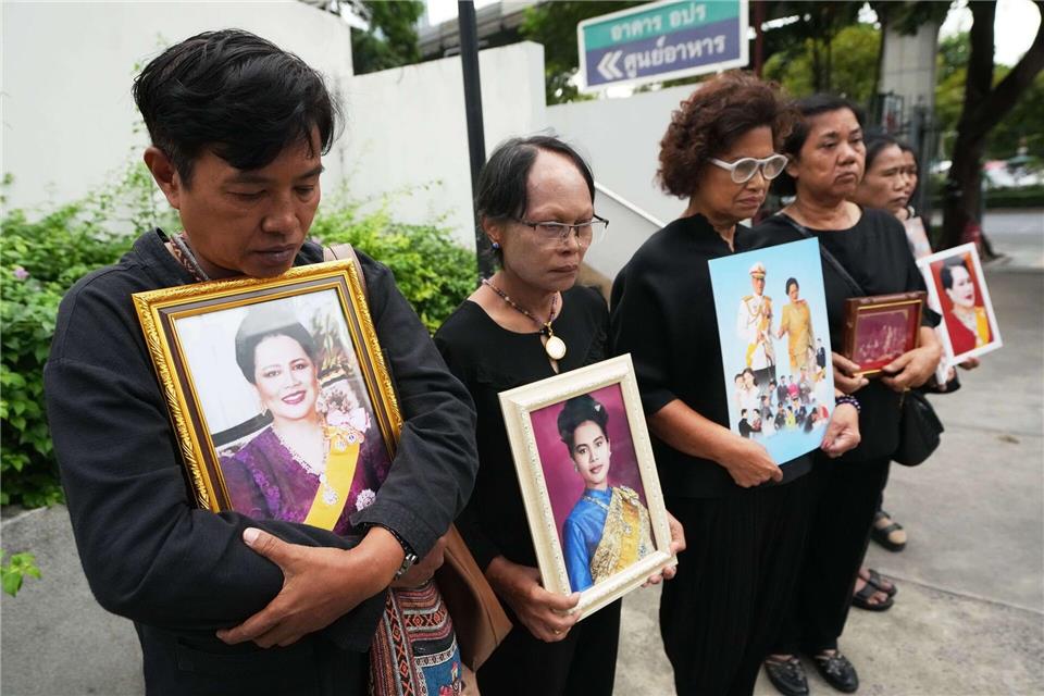 „Asiens Jacky Kennedy“: Thailands Ex-Königin Sirikit ist tot  In Thailand ist die Trauer um Sirikit groß.Sakchai Lalit/AP/dpa