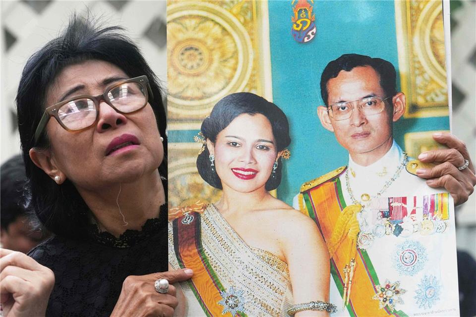 „Asiens Jacky Kennedy“: Thailands Ex-Königin Sirikit ist tot  In Thailand wurde Sirikit tief verehrt.Sakchai Lalit/AP/dpa