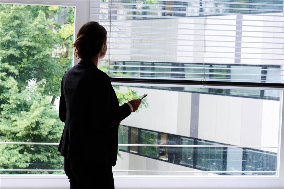 In Thüringen arbeiteten im vergangenen Jahr rund 13.400 Frauen in leitenden Positionen und damit in etwa genauso viele wie zehn Jahre zuvor. (Symbolbild)Annette Riedl/dpa