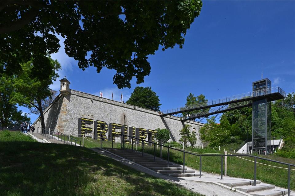 In Thüringen gibt es bis zu 30 Grad am Samstag. (Symbolbild)Martin Schutt/dpa
