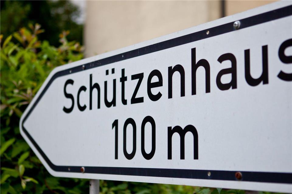 In Thüringen gibt es knapp 460 Schützenvereine. (Symbolbild)Daniel Karmann/dpa