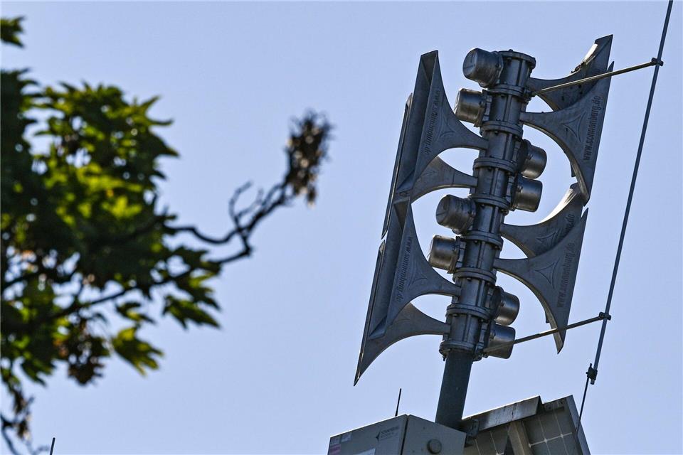 In Thüringen gibt es laut Innenministerium derzeit 2.252 Warnsirenen. (Archivbild)Jens Kalaene/dpa