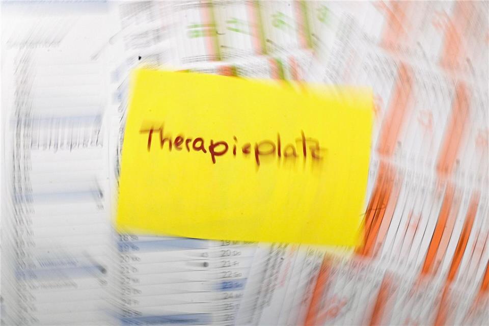 In Thüringen und anderen Bundesländern wehren sich niedergelassene Psychotherapeuten dagegen, dass die gesetzlichen Krankenkassen bei der Finanzierung psychotherapeutischer Leistungen sparen wollen. (Symbolfoto)Katharina Kausche/dpa