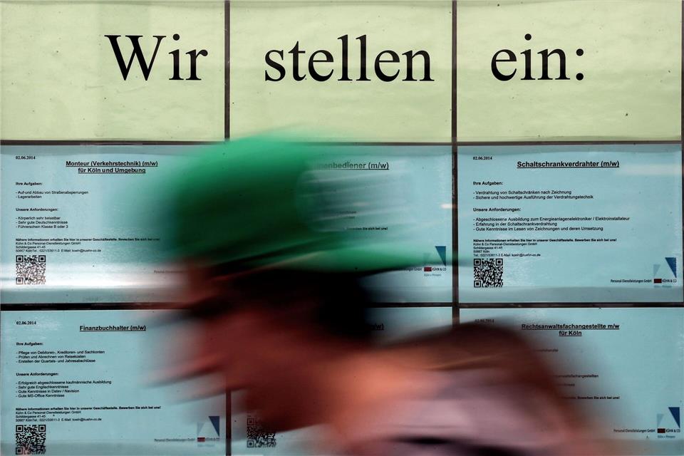 In Thüringen waren im vergangenen Jahr rund 19.700 Leiharbeiter tätig und damit 15,9 Prozent weniger als ein Jahr zuvor. (Archivbild)Oliver Berg/dpa/dpa-tmn