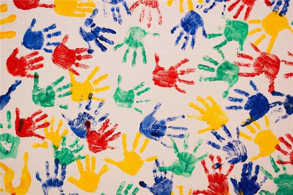 In Thüringer Kitas werden immer weniger Kinder betreut. (Archivbild)Rolf Vennenbernd/dpa