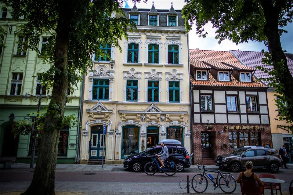 In Ueckermünde soll zum Jahresende mit der Eisengießere ein wichtiges Unternehmen geschlossen werden. (Archivbild)Jens Büttner/dpa-Zentralbild/dpa