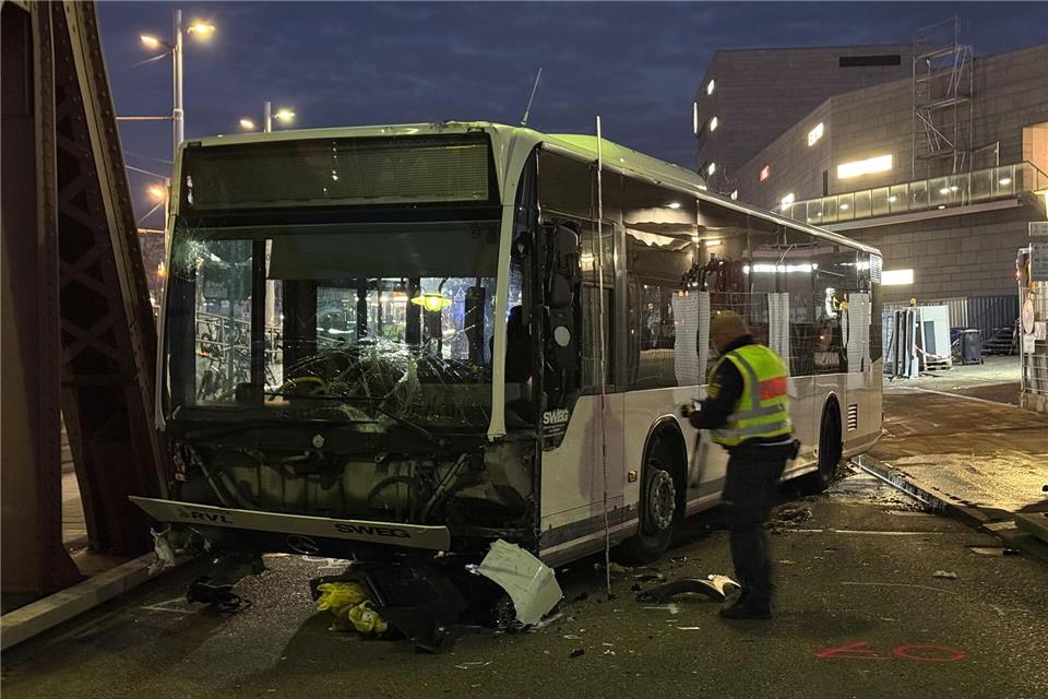 In Weil am Rhein hat es einen folgenschweren Unfall mit einem Linienbus gegeben.Philipp von Ditfurth/dpa