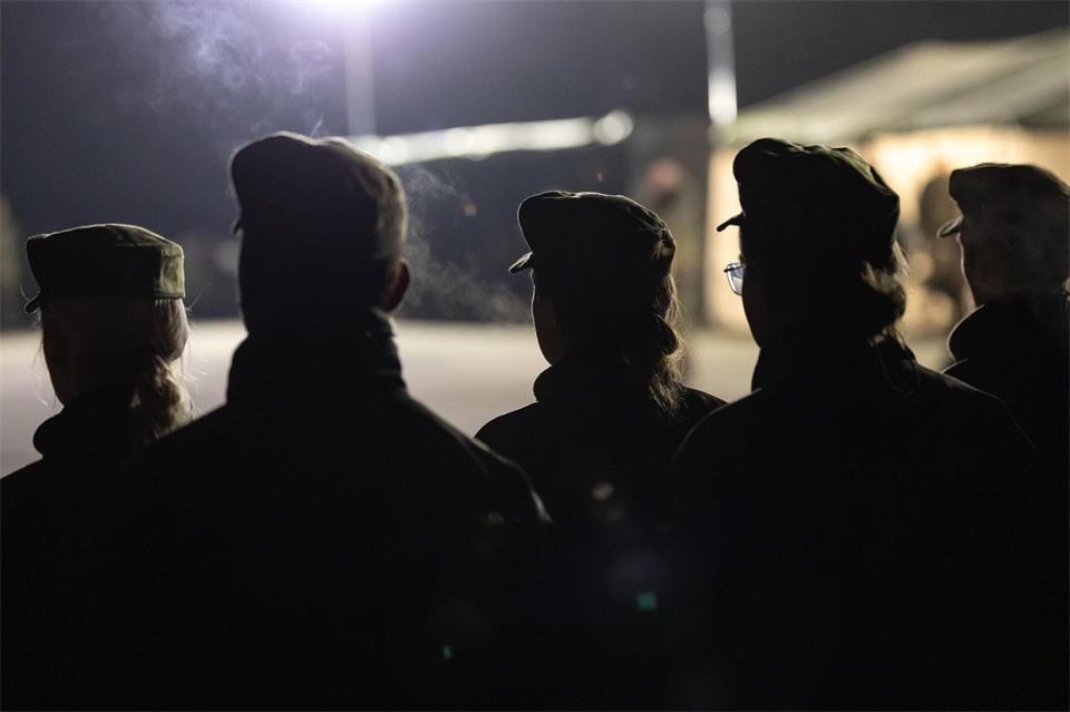 In Weißenfels wird wegen möglichen Fehlverhaltens von Soldaten ermittelt. (Symbolbild)Daniel Karmann/dpa