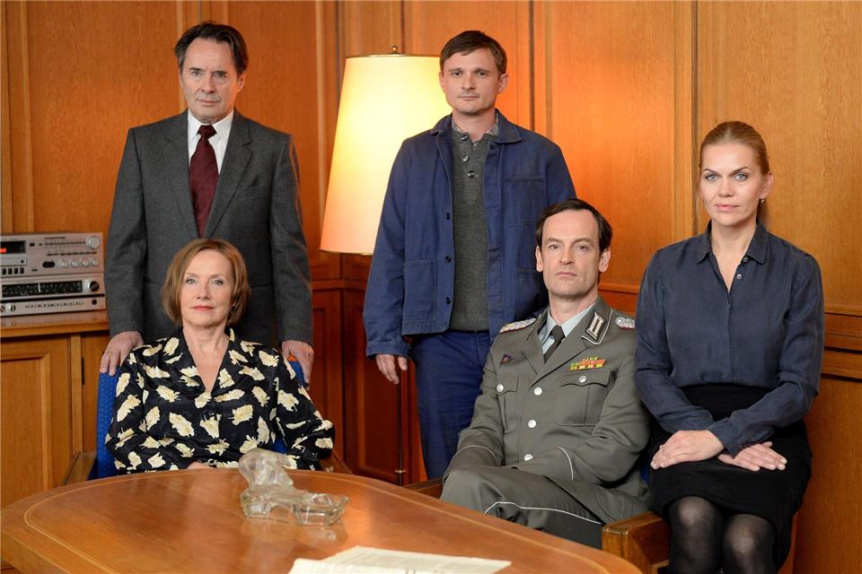 In „Weissensee“ spielte Kockisch (links) einen Stasi-Mann.Britta Pedersen/dpa