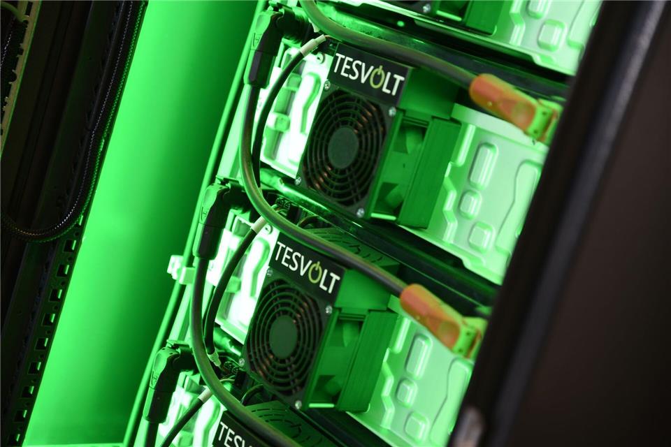 In Wittenberg baut Batteriespeicher-Hersteller Tesvolt derzeit eine Gigafactory. (Archivbild)Simon Kremer/dpa