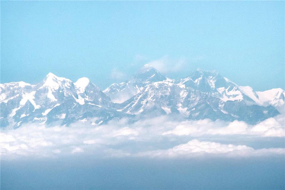 In Zeltlagern am Mount Everest sollen mehrere hundert Personen festsitzen. (Archivfoto)Sina Schuldt/dpa