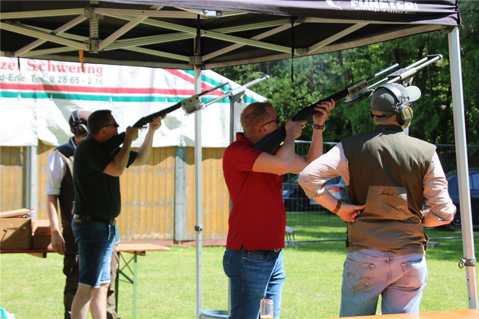 In Zukunft könnten in Ostendorf-Krückling auch Frauen an der Vogelstange stehen.