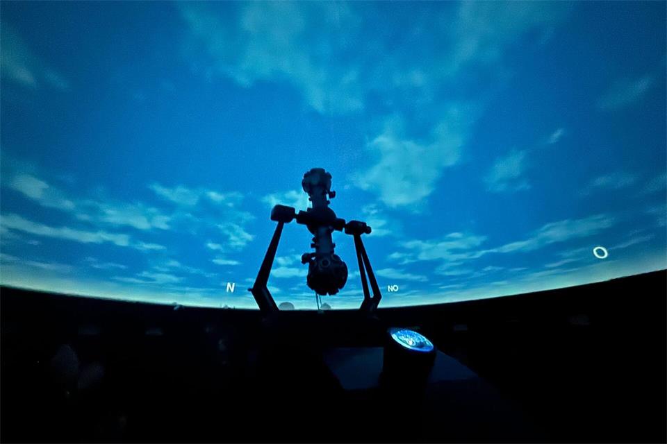 In andere Welten eintauchen: Das geht im Planetarium. (Archivbild)Nicole Schippers/dpa