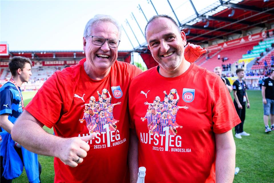 In anderen Zeiten konnten sie über die sportliche Situation lachen. Sie sind aber auch im Tief weiter ein Team: Holger Sanwald und Frank Schmidt.Tom Weller/dpa
