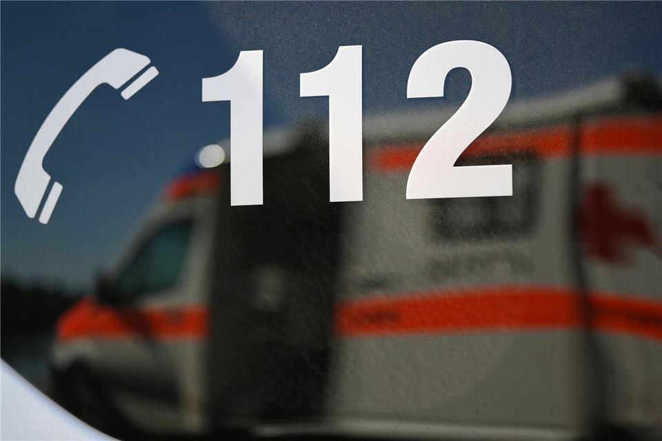Zwei Motorradfahrer sterben bei Unfällen in Bayern In beiden Fällen wurden die Motorradfahrer so schwer verletzt, dass sie starben. Symbolbild)Patrick Seeger/dpa