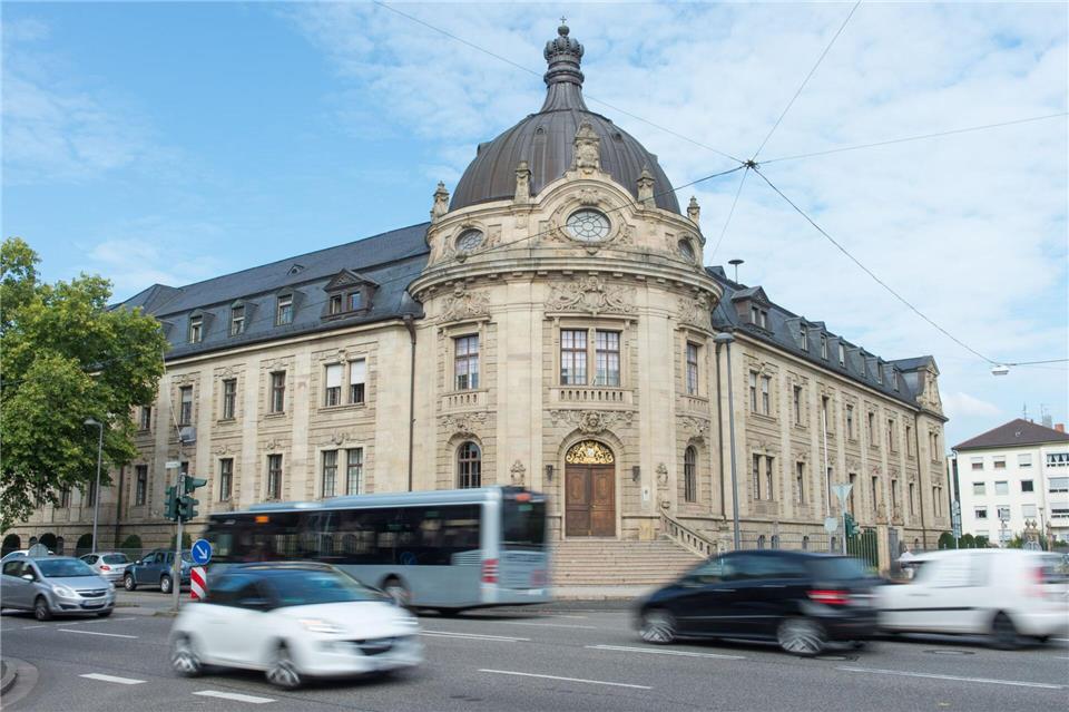 In dem Prozess sind Termine im Landgericht Landau bis Ende Februar vorgesehen. (Archivbild)Uwe Anspach/dpa