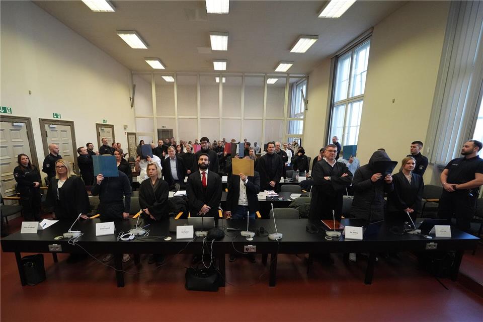 In dem Prozess um den Schmuggel von 4,6 Tonnen Kokain hat das Landgericht zehn Angeklagte zu langen Haftstrafen verurteilt.Marcus Brandt/dpa