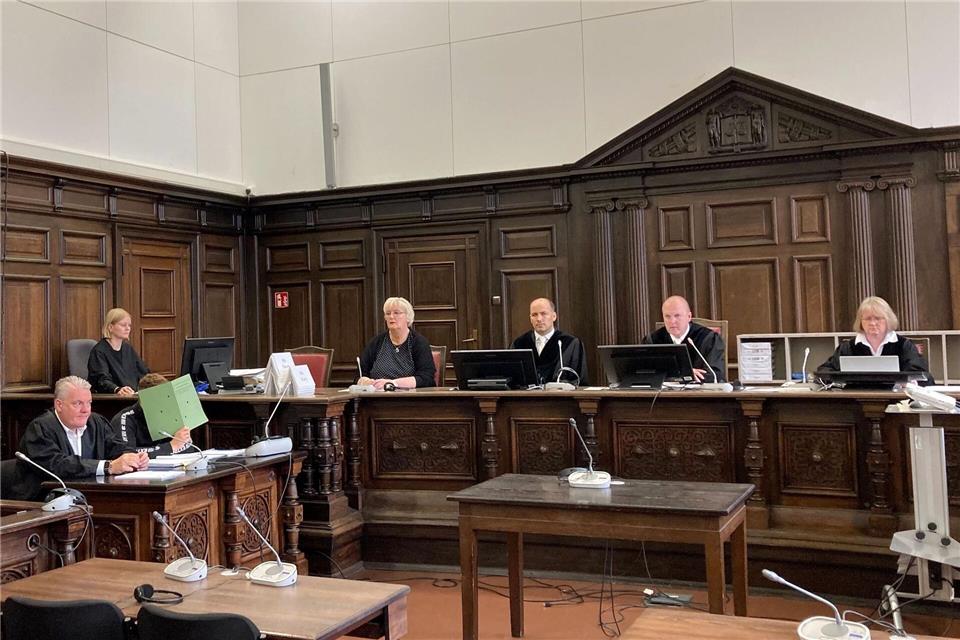 Rund drei Jahre Haft für Messerangriff auf Autofahrer In dem Prozess vor dem Hamburger Landgericht ging es ursprünglich um versuchten Totschlag. (Archivbild)Bernhard Sprengel/dpa