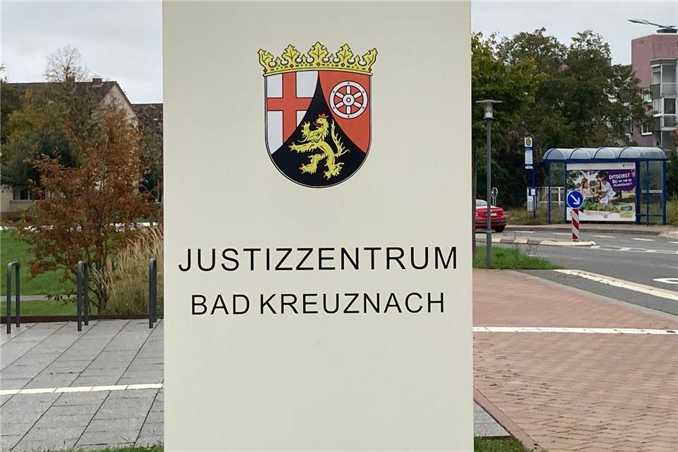 In dem Prozess wird dem 70-Jährigen Mord aus Heimtücke und Habgier vorgeworfen. (Symbolfoto)Bernd Glebe/dpa