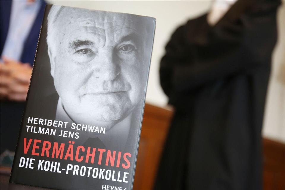 In dem Verfahren geht es auch um das Ansehen Kohls. (Archivbild)Oliver Berg/dpa
