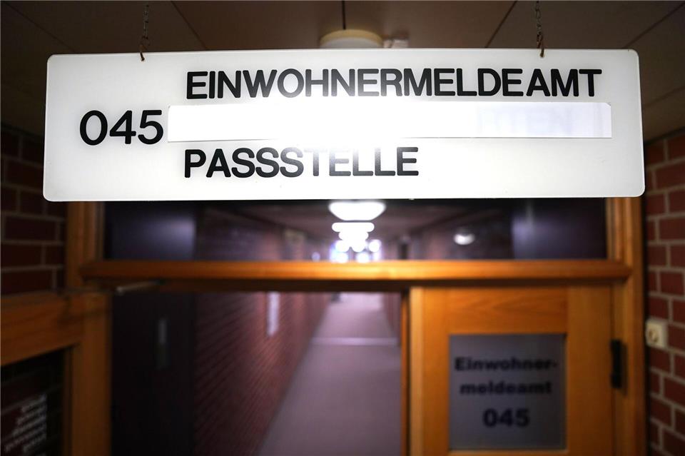 In den Einwohnermeldeämtern ist nach wie vor zu spüren, dass sich Bayern als Wohnort großer Beliebtheit erfreut. (Illustration)Marcus Brandt/dpa