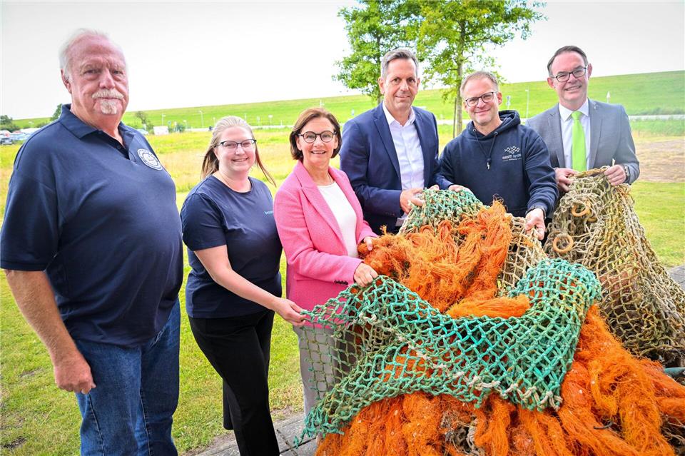 In den Geisternetzen verfangen sich Fische, Krebse und auch Robben. Sina Schuldt/dpa
